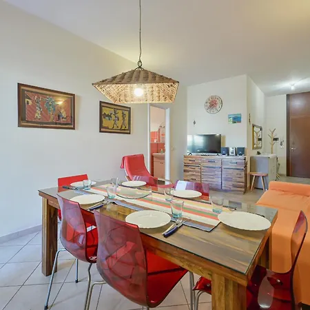 Guesthost - Flora's - Cozy Flat With Parking! Apartment Fiumaretta di Ameglia