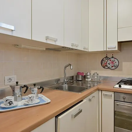 Guesthost - Flora's - Cozy Flat With Parking! Apartment Fiumaretta di Ameglia