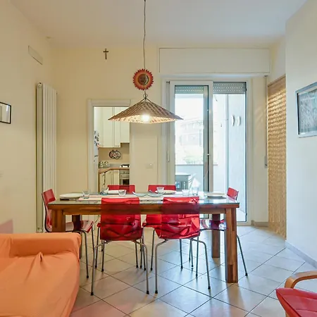 Guesthost - Flora's - Cozy Flat With Parking! Fiumaretta di Ameglia