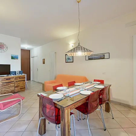Guesthost - Flora's - Cozy Flat With Parking! Apartment Fiumaretta di Ameglia