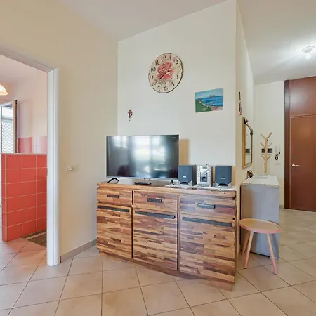 아파트 Guesthost - Flora's - Cozy Flat With Parking! Fiumaretta di Ameglia