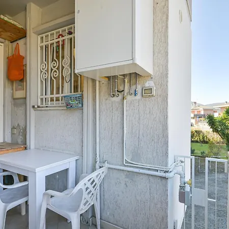 Guesthost - Flora's - Cozy Flat With Parking! 아파트 Fiumaretta di Ameglia