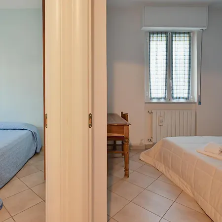 Guesthost - Flora's - Cozy Flat With Parking! * Fiumaretta di Ameglia