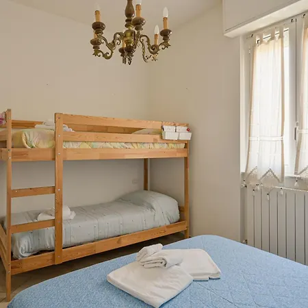 Guesthost - Flora's - Cozy Flat With Parking! Fiumaretta di Ameglia