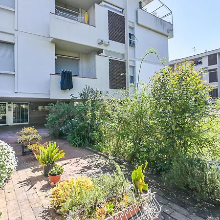 Guesthost - Flora's - Cozy Flat With Parking! 아파트 Fiumaretta di Ameglia